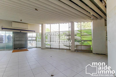 Local commercial - 148 m² - 2 pièces