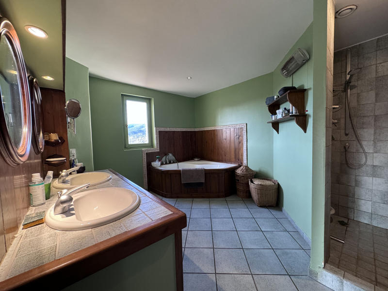 Maison - 364 m² - 11 pièces