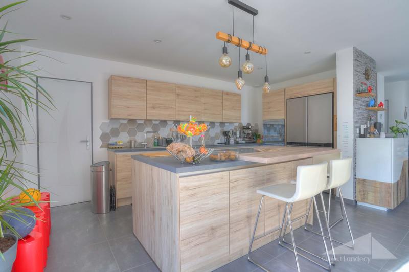 Maison - 121 m² - 5 pièces