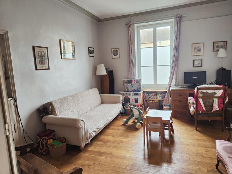 Maison - 142 m² - 8 pièces