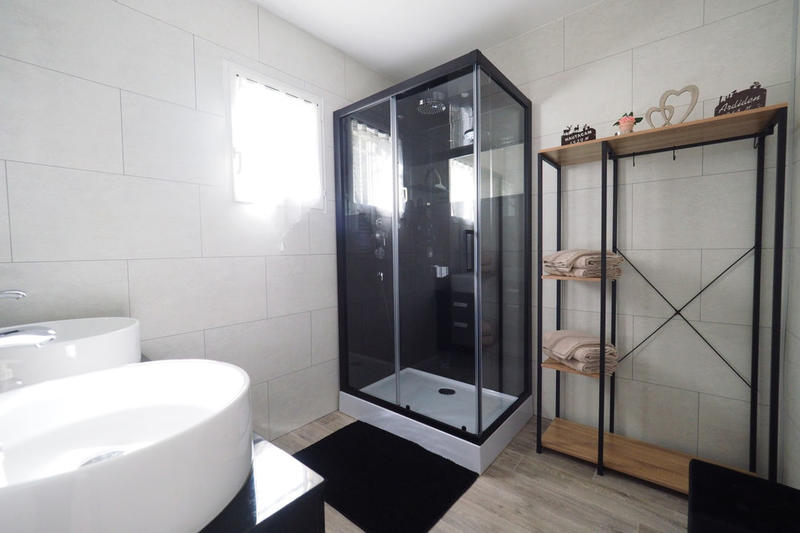 Propriété - 350 m² - 11 pièces