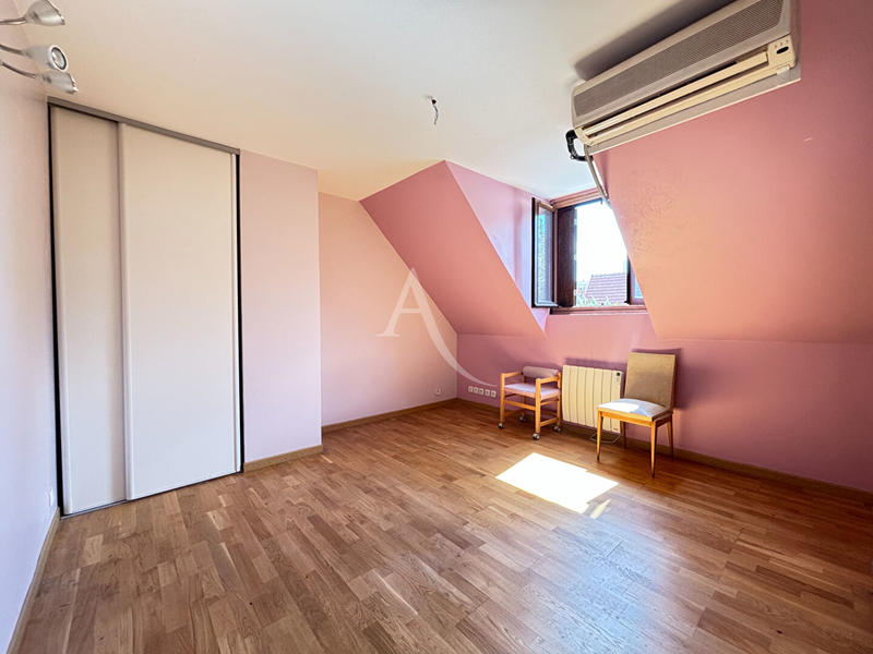 Maison - 150 m² - 7 pièces