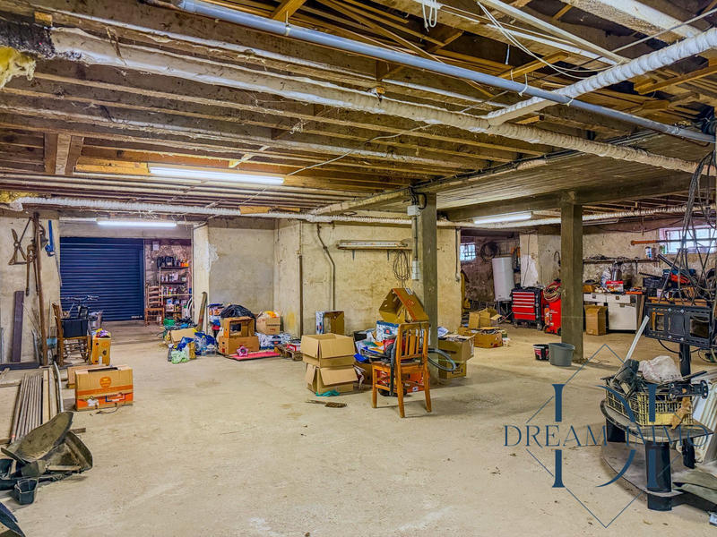 Maison - 204 m² - 8 pièces