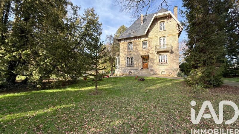 Château - 352 m² - 7 pièces