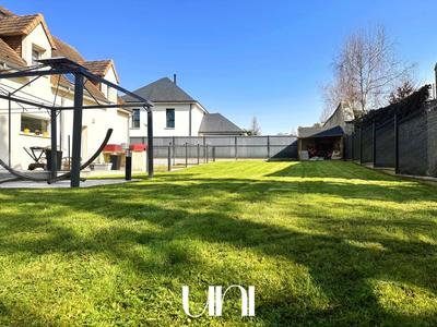 Maison - 178 m² - 8 pièces