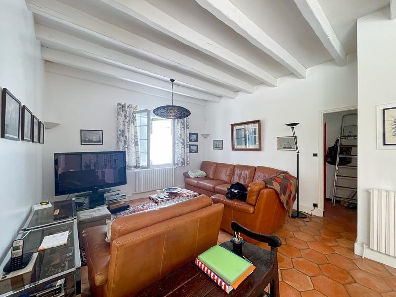 Maison - 276 m² - 8 pièces