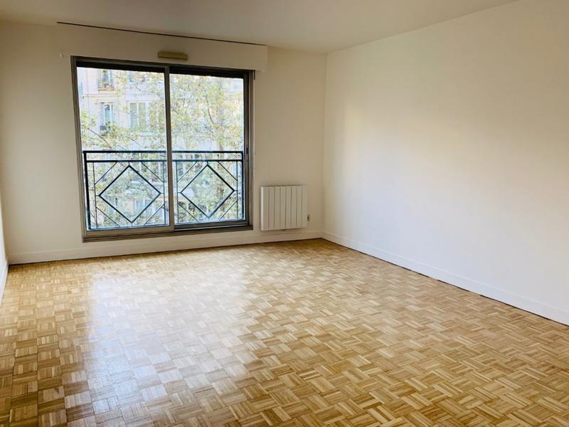 Studio - 30 m² - 1 pièce