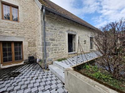 Maison de village - 210 m² - 9 pièces