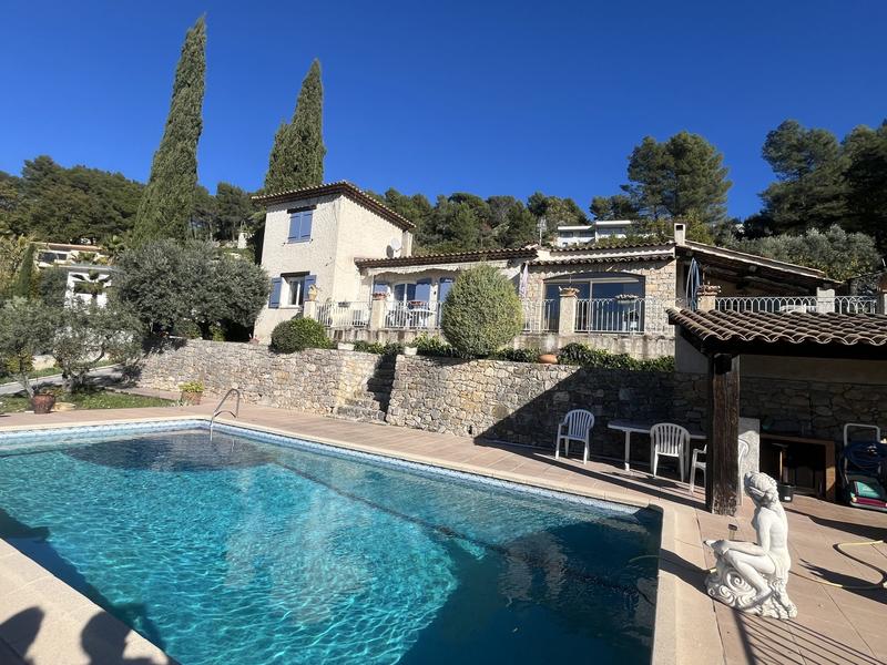 Villa - 145 m² - 5 pièces