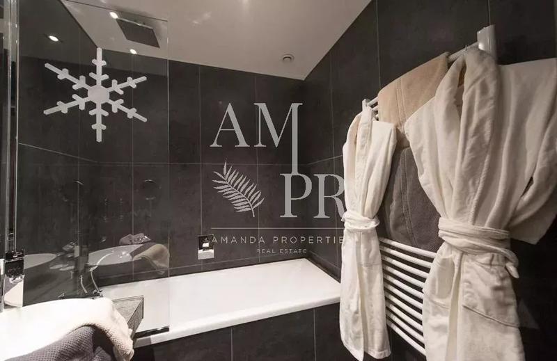 Châlet - 900 m² - 14 pièces