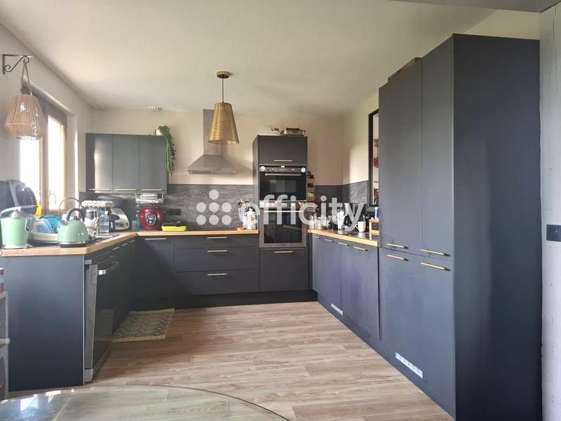 Pavillon - 186 m² - 7 pièces