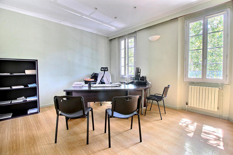 Immeuble - 222 m² - 15 pièces