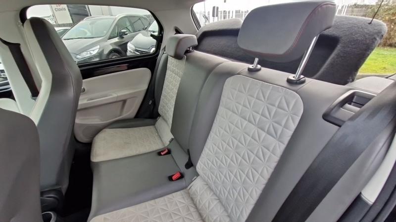 Volkswagen Up! 1.0 60 Up! Beats Audio