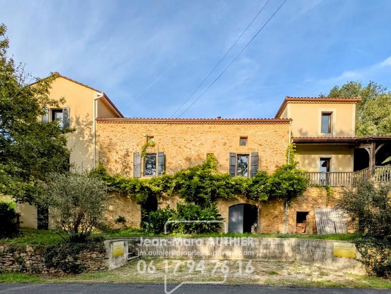 Maison - 212 m² - 8 pièces