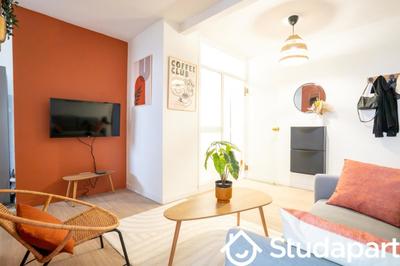 Chambre - 10 m² - 1 pièce