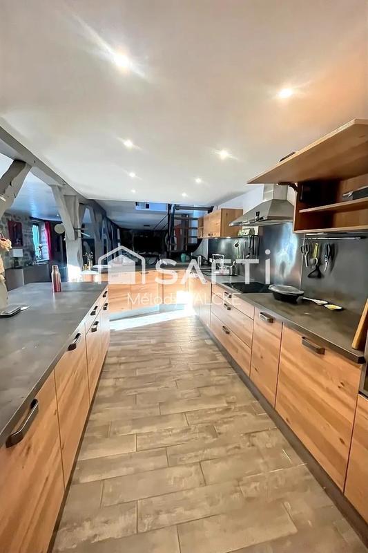 Maison - 226 m² - 7 pièces