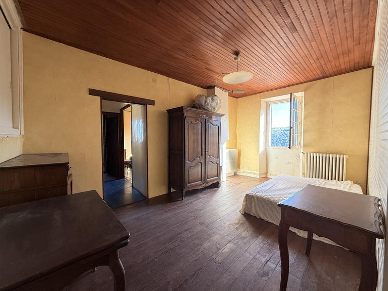 Maison - 265 m² - 8 pièces