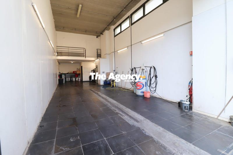 Fonds de commerce - Local commercial - 824 m²