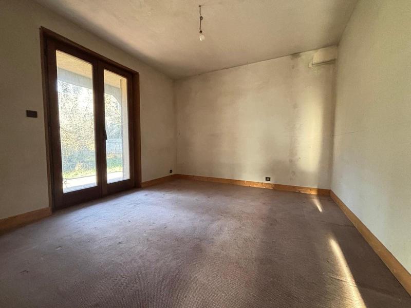 Maison - 225 m² - 8 pièces