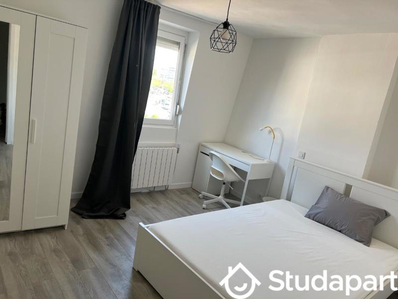 Chambre - 9 m² - 1 pièce