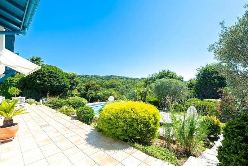 Maison - 197 m² - 6 pièces