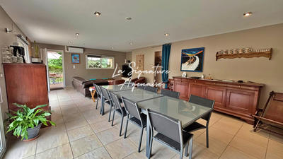Maison - 230 m² - 7 pièces