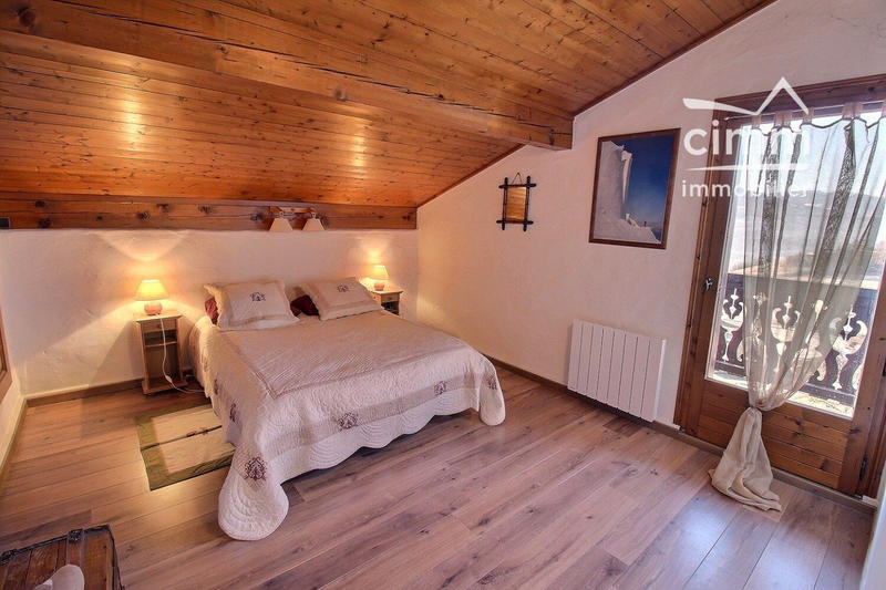 Châlet - 225 m² - 6 pièces