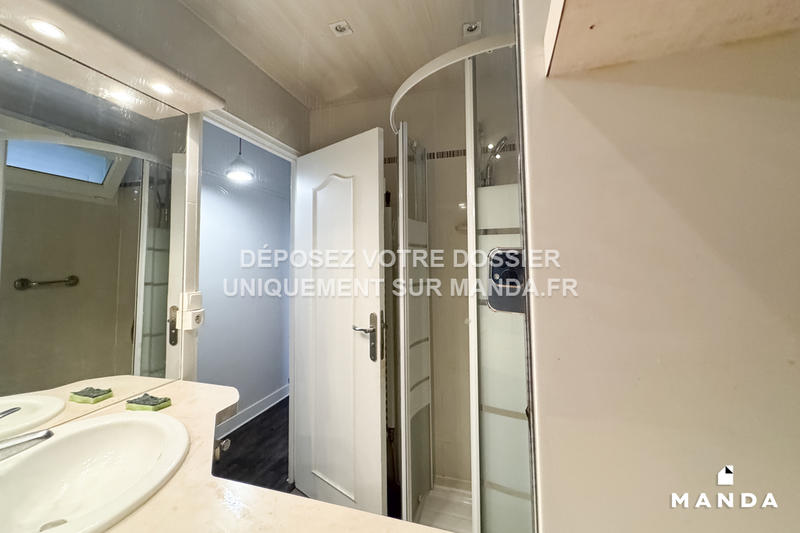 Chambre - 11 m² - 5 pièces