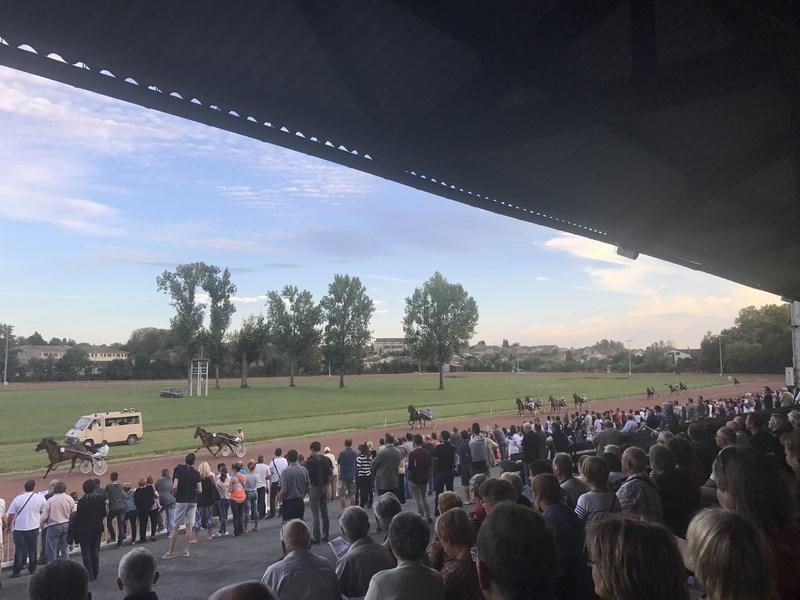 Courses hippiques en nocturne - Villeréal