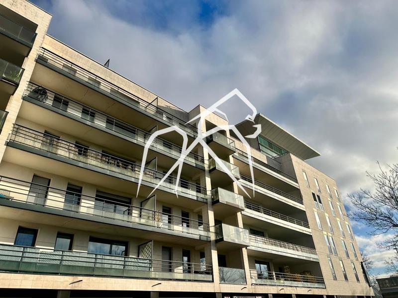 Appartement ancien - 73 m² - 3 pièces