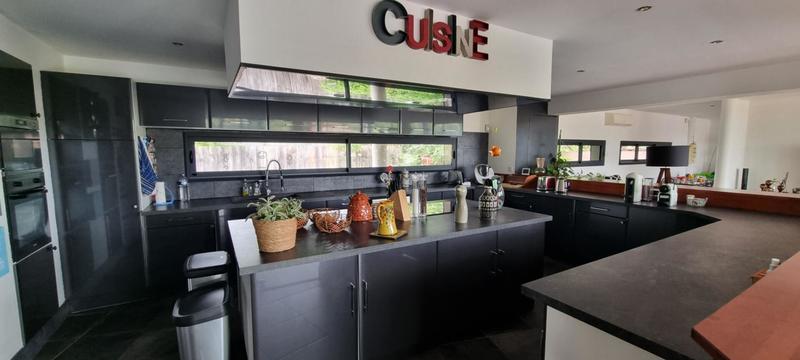 Maison - 805 m² - 16 pièces