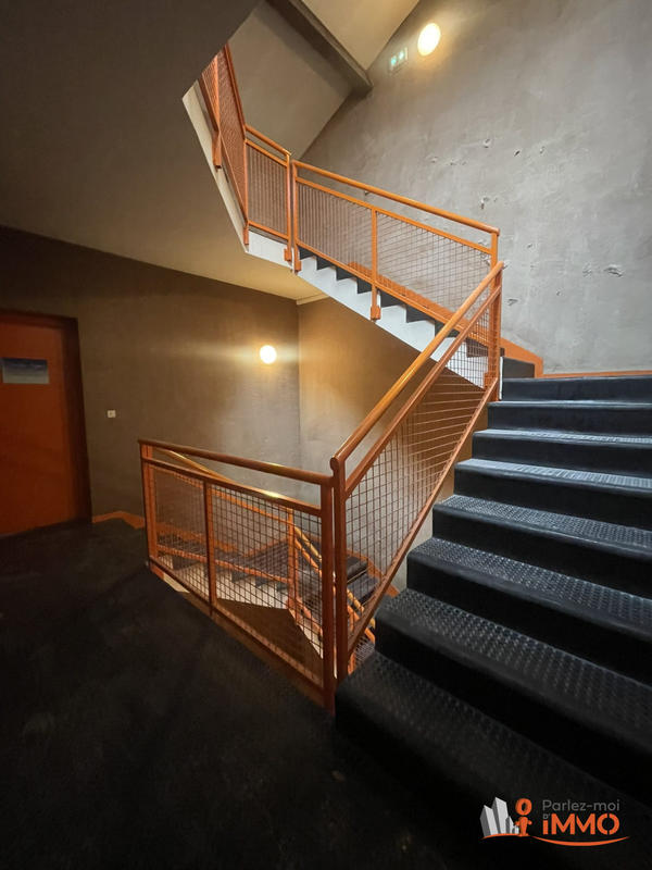 Local d'activités - 75 m² - 2 pièces