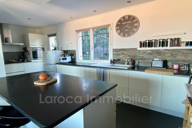 Villa - 100 m² - 5 pièces