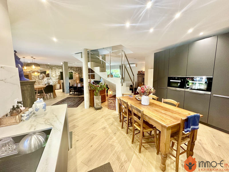 Maison - 188 m² - 5 pièces