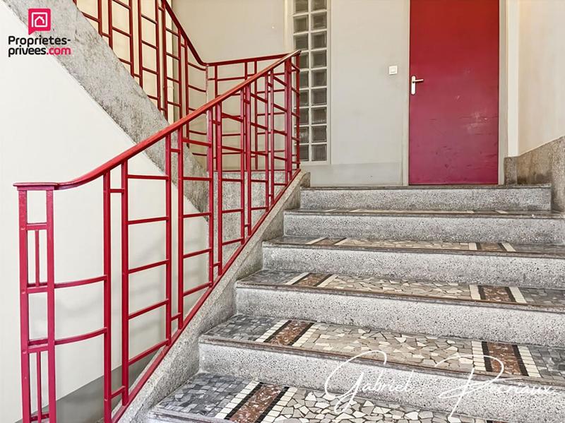 Loft - 96 m² - 5 pièces