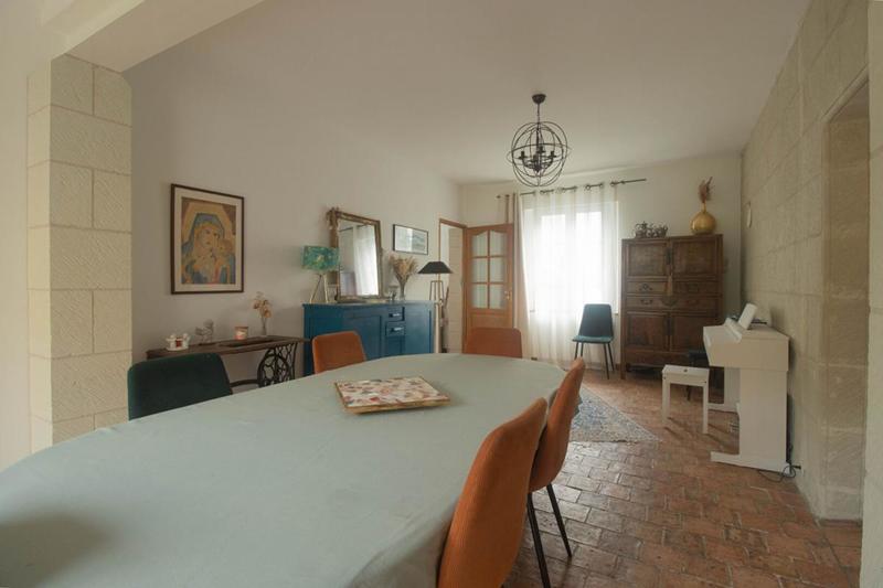 Maison - 235 m² - 10 pièces