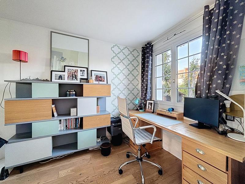 Maison - 228 m² - 7 pièces