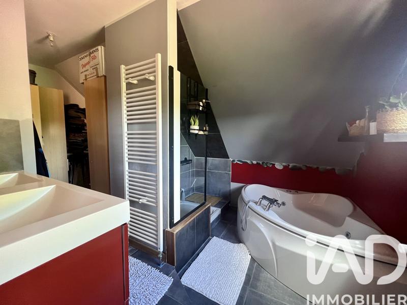 Maison - 202 m² - 6 pièces