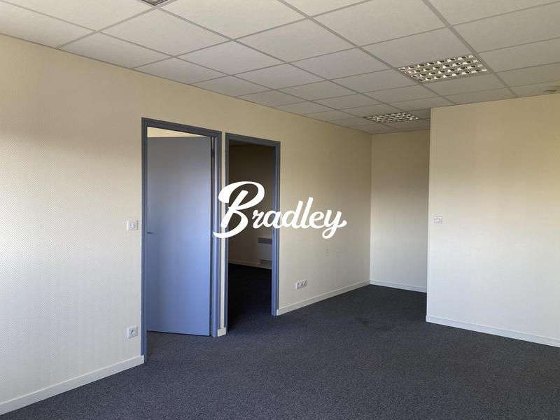 Bureau - 60 m² - 5 pièces