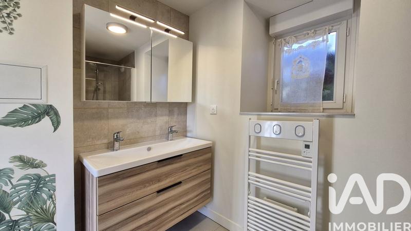 Maison - 240 m² - 9 pièces