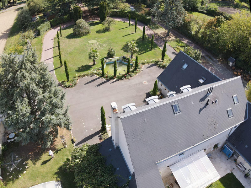 Maison - 320 m² - 9 pièces