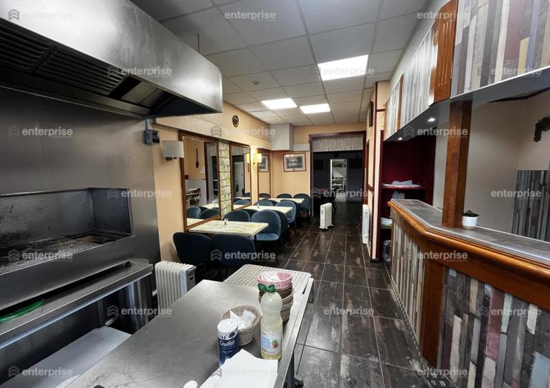 Local commercial - 110 m²