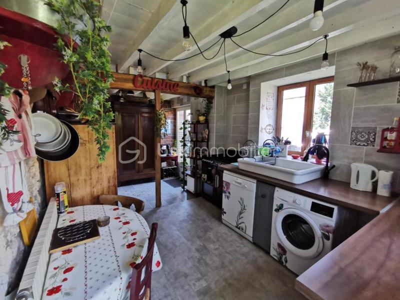 Maison - 212 m² - 7 pièces