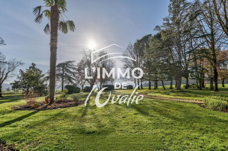 Maison - 394 m² - 16 pièces