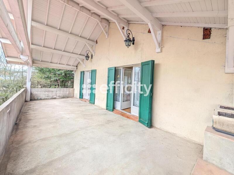 Appartement - 160 m² - 6 pièces