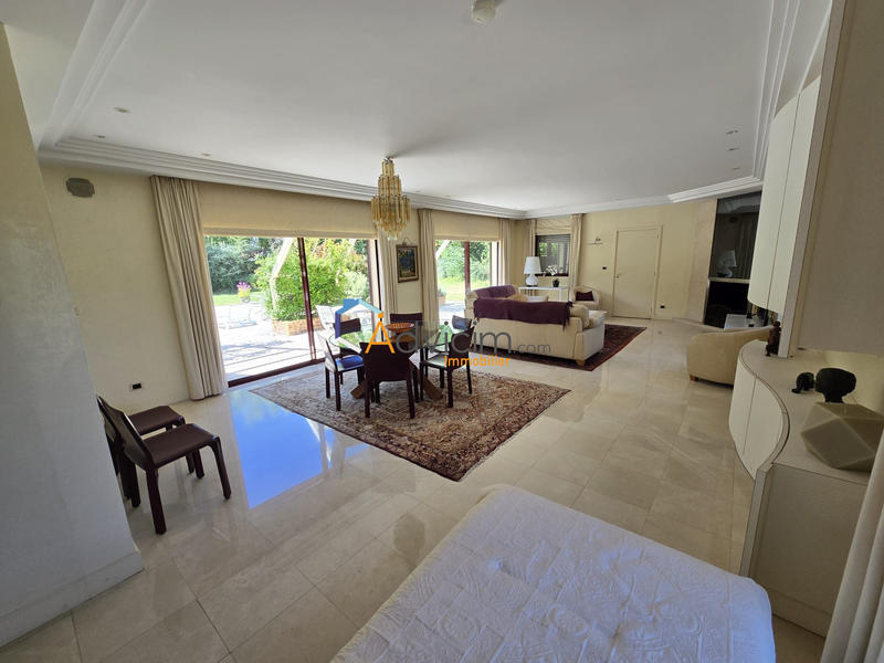 Villa - 260 m² - 6 pièces