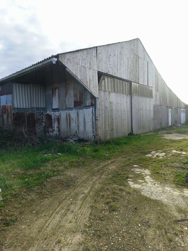 Maison - 650 m² - 1 pièce