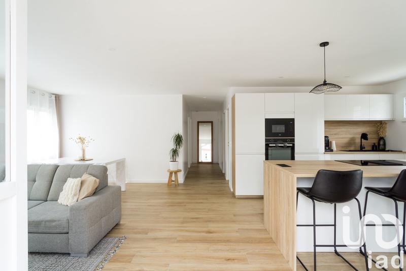 Maison - 95 m² - 4 pièces