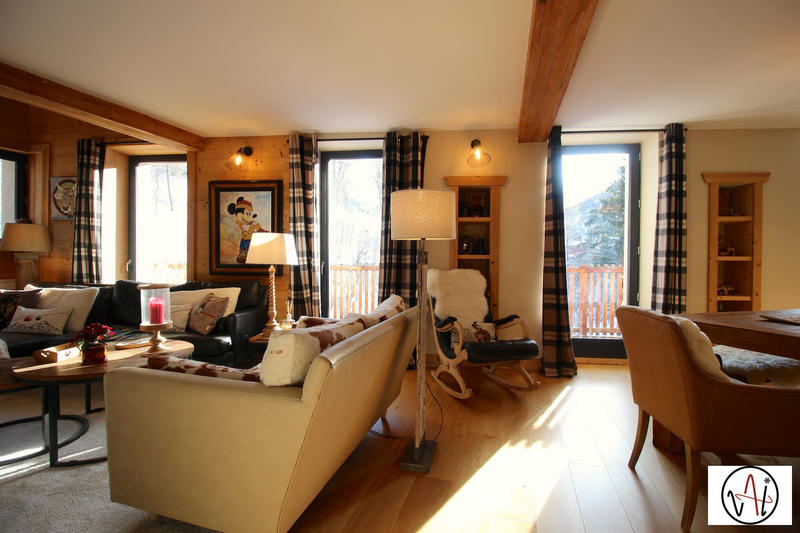 Maison - 168 m² - 9 pièces