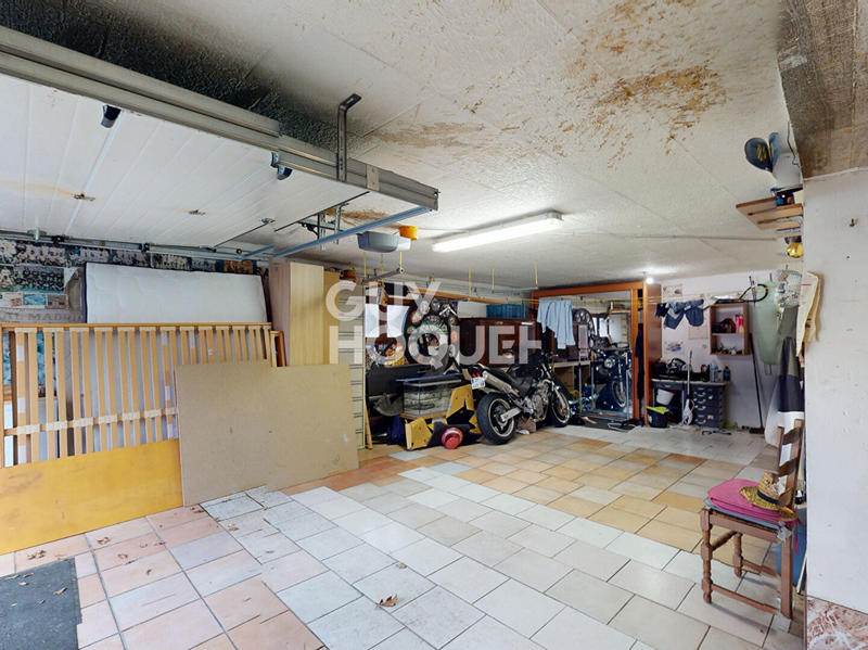 Maison - 213 m² - 16 pièces